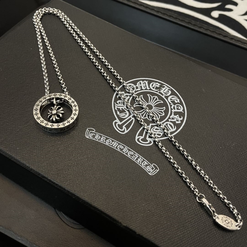 Ch*0me He**ts necklaces
